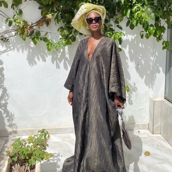 Elegant Cream Evening Gown from the MONICA Collection - Picture 10 of 12